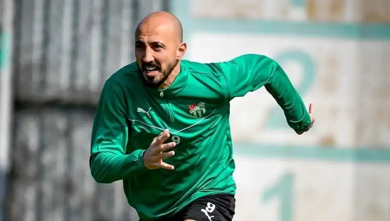 Milli Futbolcunun 2. Lig Macerası: Yeni Bir Başlangıç mı?