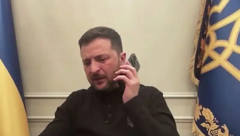 Zelenski’nin Basın Toplantısında Macron’un Beklenmedik Telefonu: Ne Konuştular?