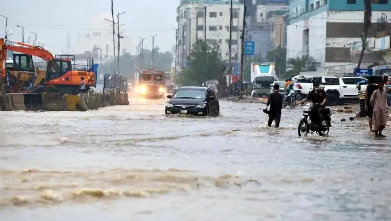 Pakistan’da Muson Yağmurları Felaketi: 785 Can Aldı, Ülke Yaralarını Sarıyor