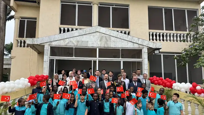 Kamerun'da Çocukların Sevinci: 23 Nisan Ulusal Egemenlik ve Çocuk Bayramı Coşkuyla Kutlandı