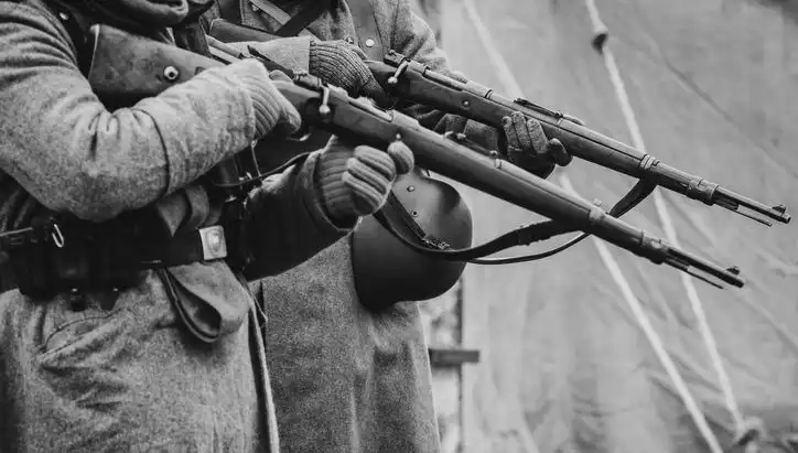 İngiliz İstihbarat Şefinin Ailesinde Şok İddia: Nazi Casusu Çıktı!