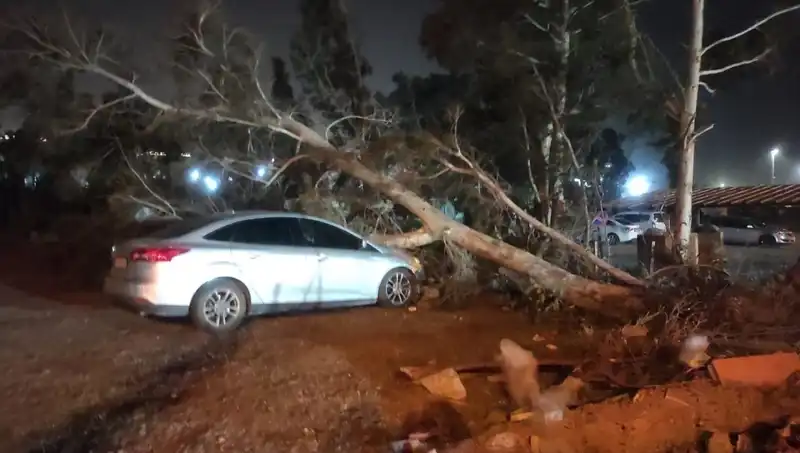 Hatay'da Fırtına Hayatı Felç Etti: Tekneler Dev Rüzgarla Alabora Oldu
