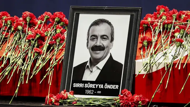 Meclis'te Sırrı Süreyya Önder Anması: Unutulmaz Anlar ve Duygusal Ortam
