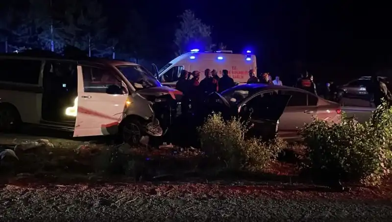 Ters Yön Faciası: Kafa Kafaya Çarpışan Araçlarda Hayatını Kaybedenler ve Yaralılar