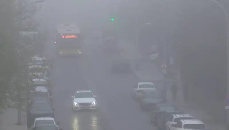 İstanbul'un Sisli Sabahları: Görüş Mesafesi Düştü, Hayat Etkilendi