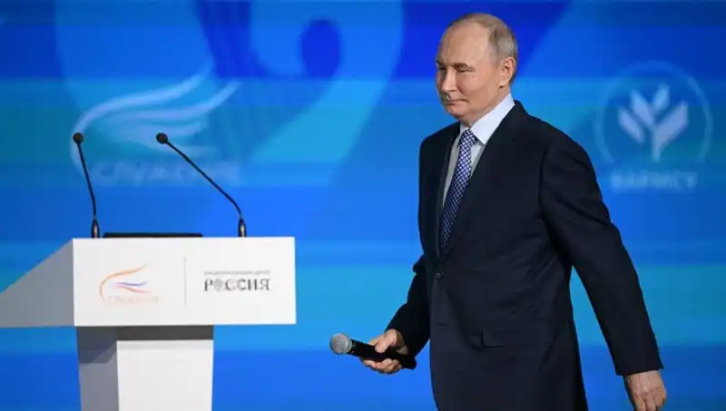 Rusya'nın Yeni "Yabancı Ajan" Yasası: Putin'den Kritik Adım