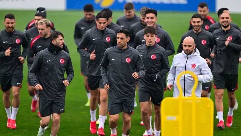 Milli Mesai Başladı: İki Futbolcunun Katılımı Ağrılar Nedeniyle Askıya Alındı!