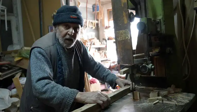 87 Yaşında El Emeğiyle Geçimini Sağlayan Usta: Unutulmaz Bir Hikaye