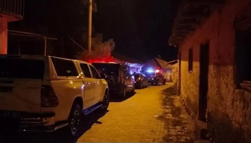 Oğlu Tarafından Katledilen Adamın Cenazesi Toprağa Verildi