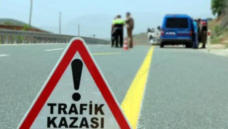 İki Araç Çarpıştı: 6 Can Kaybı İle Keder Dolu Bir Gündem