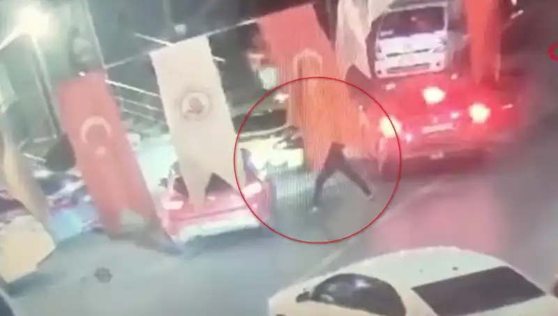 Genç Sürücüye Saldırı: Otomobilinde Kurşun Yağmuruna Tutuldu!
