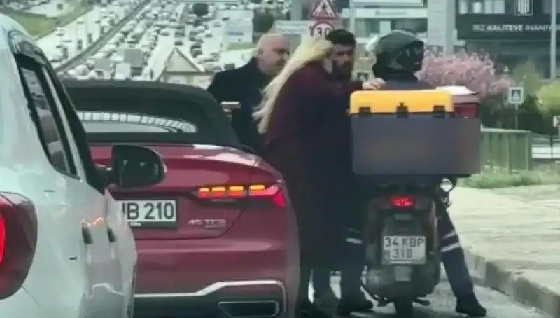 D-100'de Korkunç Anlar: Motokuryeye Silah Çeken Sürücü Olay Yaratmıştı