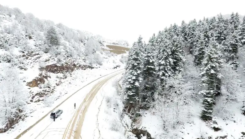 Nisan'da Kışa Dönüş: Bir İlde Bembeyaz Bir Manzara!