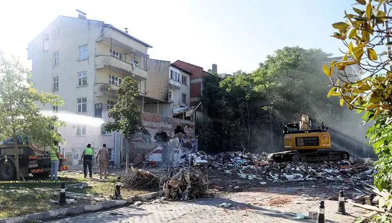 Sındırgı'da Deprem Sallantıları Devam Ediyor: Son Gelişmeler Neler?
