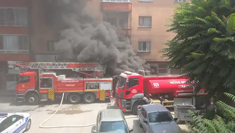 Niğde’de Beyaz Eşya Deposunda Büyük Yangın: Sebepleri ve Son Gelişmeler