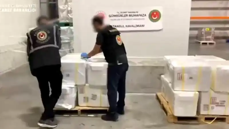 İstanbul Havalimanı'nda 455 Kilo Kokain Operasyonu: Uyuşturucu Çetelerine Ağır Darbe