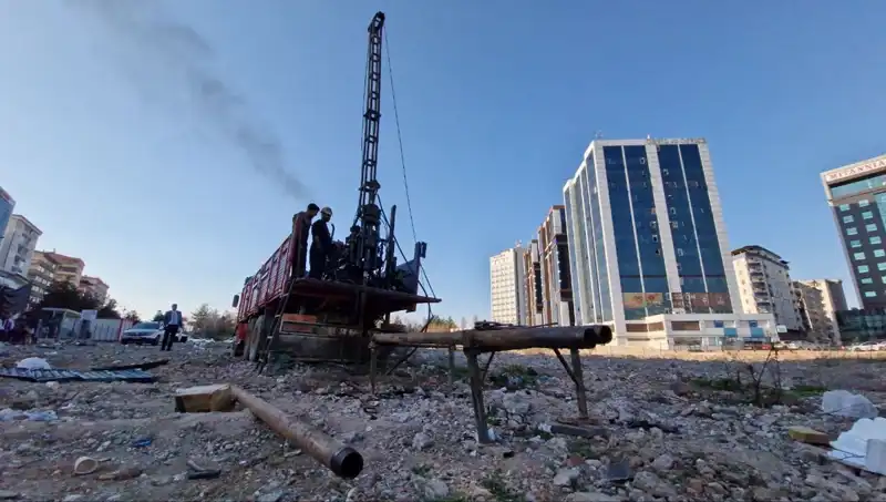 Galeria Sitesi'nde Tarihi Kazı: 89 Kişinin Mezarı Bulundu!