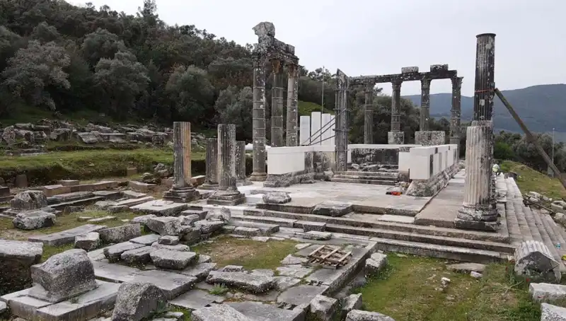 Zeus Tapınağı'nda Yeniden Hayat Bulan Tarih: Restorasyon Çalışmaları Devam Ediyor