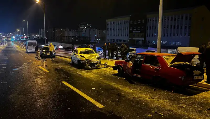 Kayseri'de Korkunç Kaza: 11 Araç Zincirleme Çarpıştı
