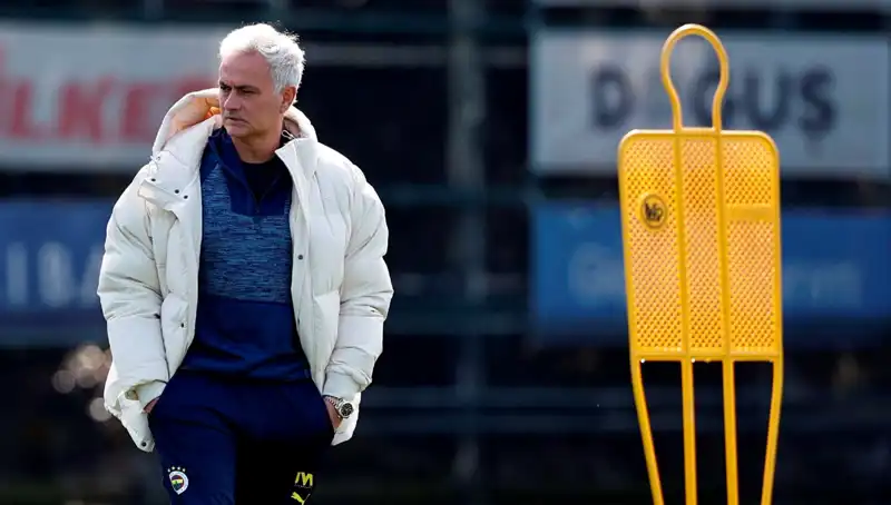 Fatura Mourinho’ya Çıktı: Barcelona Karşısında Kayıp Sezonun Bedeli