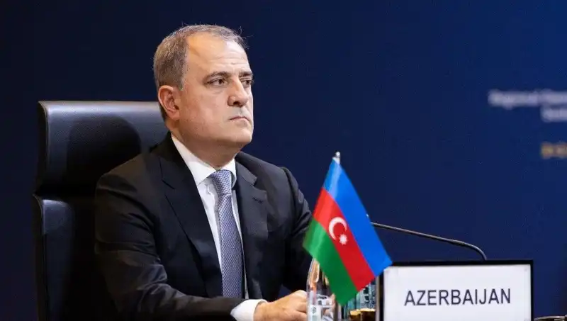 Azerbaycan ve Ermenistan Tarihi Anlaşma ile Barış Yolunda İlerliyor