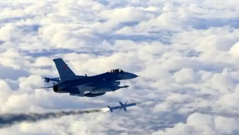 F-16 EDPOD Projesi Kritik Testlerde Başarı Gösterdi