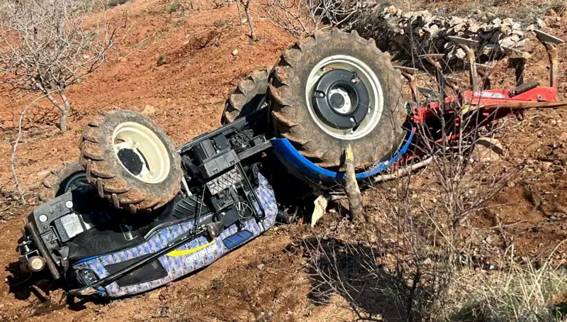 Siirt’te Devrilen Traktörle Korkunç Kaza: Sürücü Hayatını Kaybetti