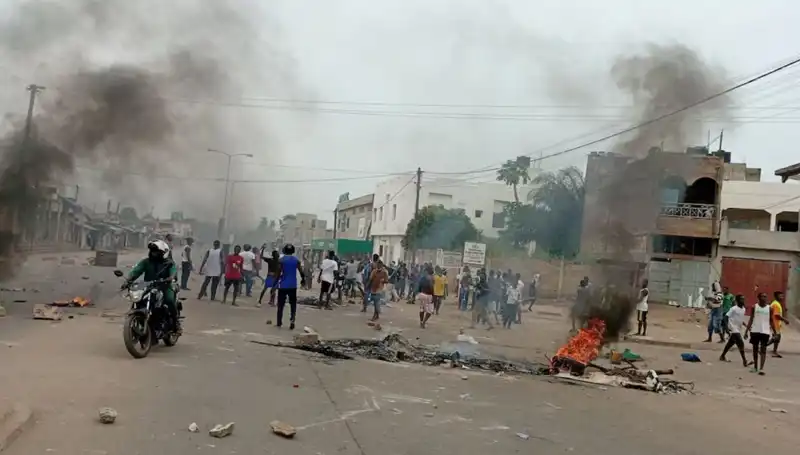 Togo'da Nehirlerde Bulunan 7 Ceset Protestoları Kızıştırıyor