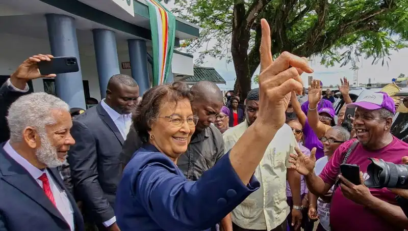 Surinam’da Tarihi Seçim: İlk Kadın Devlet Başkanı Göreve Geldi