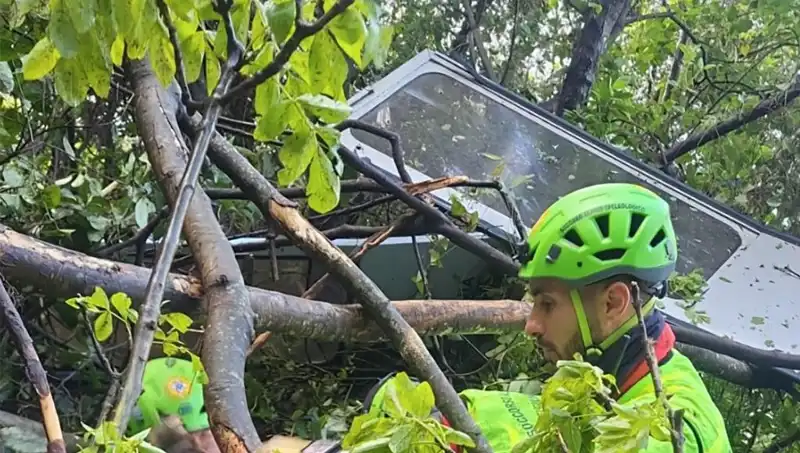İtalya'daki Teleferik Kazasında Dört Kişi Hayatını Kaybetti: Trajik Facia Detayları