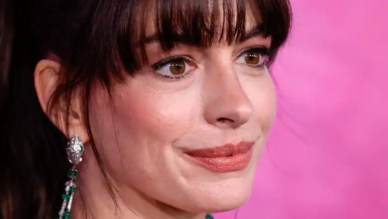 Hollywood'un Şok Edici Estetik Trendleri: Yüzlere Ölü İnsan Derisi Enjeksiyonu