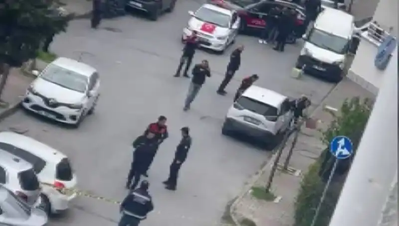 Yolda Yürüyen Genç, Kurşun Yağmuruna Tutarak Hayat Mücadelesi Verdi!